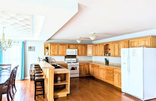 Chaplin House | Relaxing 2800sf Countryside Bourbon Trail Home w/Game Room