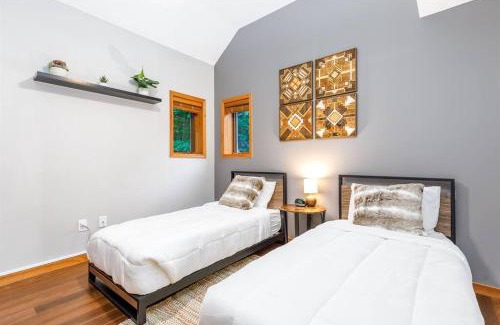 The Galena Territory House | Relaxing 2Bedroom Townhome w/Playroom & Great View