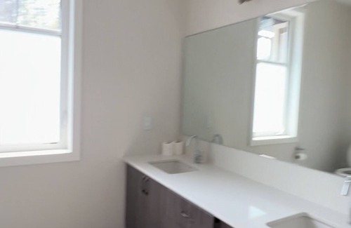Dwight House | Relaxing 2BR cottage retreat