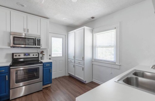 Rosedale House | Relaxing 2BR Getaway Near KU Med with Pool | 18
