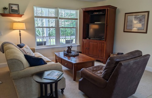 Dahlonega House | Relaxing 3/2 home situated on 10 rolling acres with mountain view!