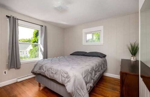 South Portland House | Relaxing 3 BD Home: Close to Downtown Portland