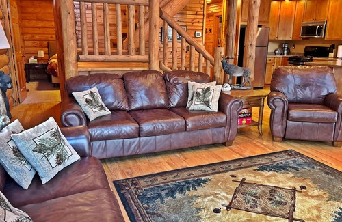Oneida County House | Relaxing 3-bedroom family friendly cabin on Willow Lake with WiFi, AC, Washer&D