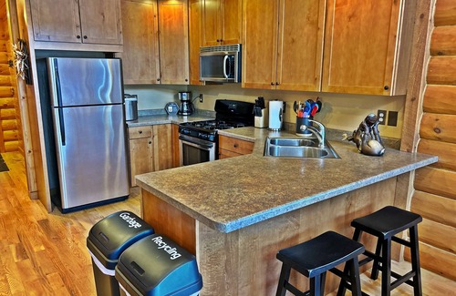 Oneida County House | Relaxing 3-bedroom family friendly cabin on Willow Lake with WiFi, AC, Washer&D