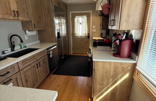 Northeast Yonkers House | Relaxing 3 bedroom house close to train and NYC