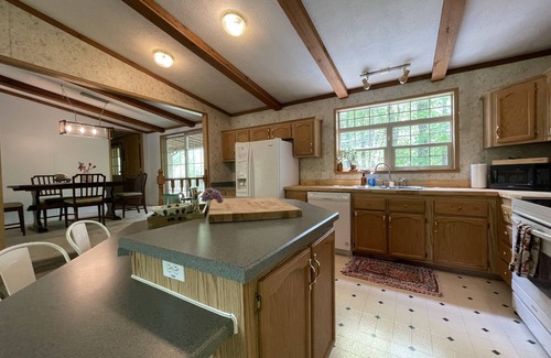 Saugerties Cabin | Relaxing 3-bedroom with indoor fireplace in the Catskills