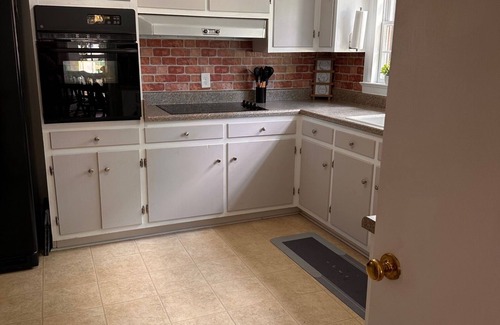 Greenville House | Relaxing 3 BR, 2 Bath Retreat Near ECU – Perfect for Families & Sports Fans!