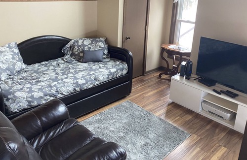 Town of Concord House | Relaxing 3 story townhouse