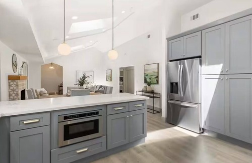 Walnut Creek House | Relaxing 3BD 2BA Home in Walnut Creek with a Fireplace, Stocked Kitchen & More.