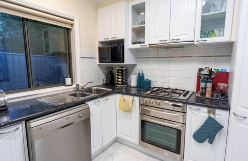 Kennington House | Relaxing 3bd in tranquil setting