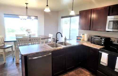 Grand Junction House | Relaxing 3BR Adventure Hideaway w/ Hot Tub