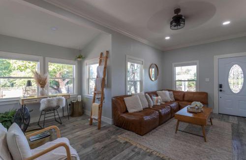 Graton House | Relaxing 3BR Home with Vineyard View Rooftop Deck and Game Room