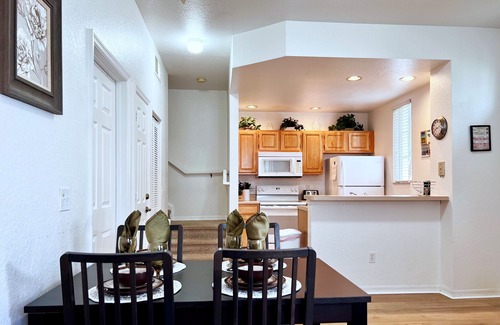 Venetian Bay Villages House | Relaxing 4 Bed Town Home in Great Location-2200SCD