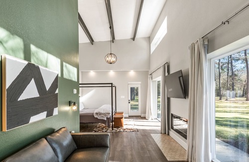 Hockley House | Relaxing 4 bedroom home surrounded by Pine Trees