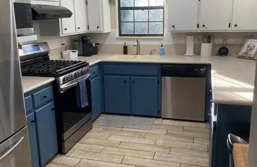 Boys Ranch House | Relaxing 4-bedroom house; 20 mins from springs in Live Oak on pond with fire pit
