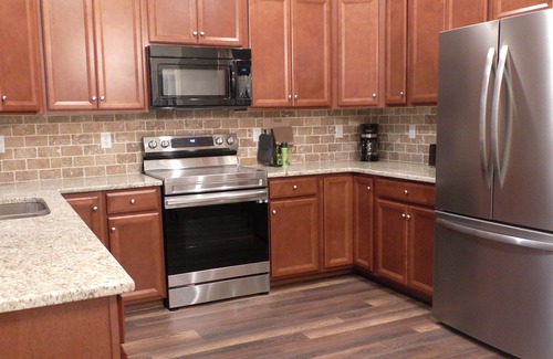 Mosby House | Relaxing 5 bdrm nice outdoor covered porch