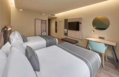 Benito Juarez Hotel | Relaxing Airport-Area Suite with Free Shuttle & Breakfast l 2 Relaxing Rooms