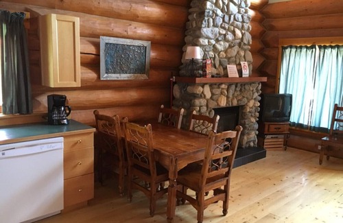 Golden House | Relaxing All Season Chalet - Cabin # 4