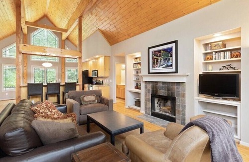 Chestnut Springs Cabin | Relaxing and Quiet Retreat at Wintergreen
