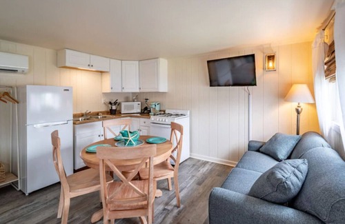 Rehoboth Beach Hotel | Relaxing Beach Escape | Free Parking & Breakfast | Minutes to Rehoboth