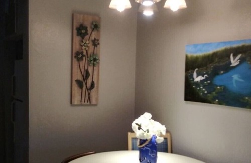 Rogers Seabreeze House | Relaxing Beach House Apartment Gettaway