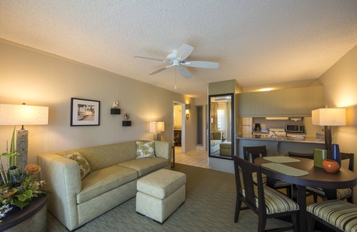 Wailua Apartment | Relaxing Beach Stay Awaits! 1 BR w/Pool Access and Free Parking!