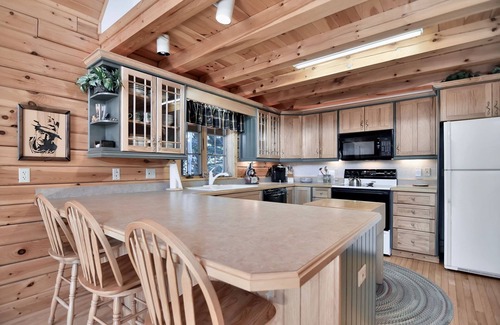 Cuchara House | Relaxing, Bright, and Spacious Cuchara Log Cabin