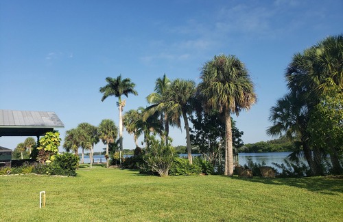 Alva House | Relaxing but Adventurous River Front House