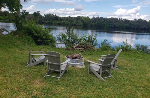 Alva House | Relaxing but Adventurous River Front House