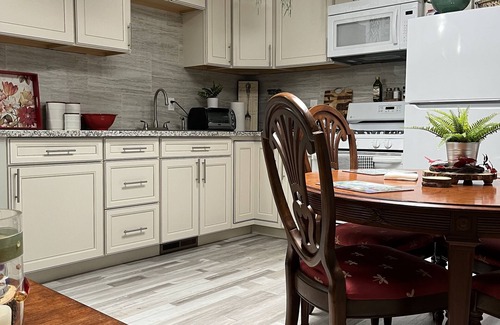 Modesto Apartment | Relaxing Cabin centrally located for visiting National Parks,Wineries,S.F. &more