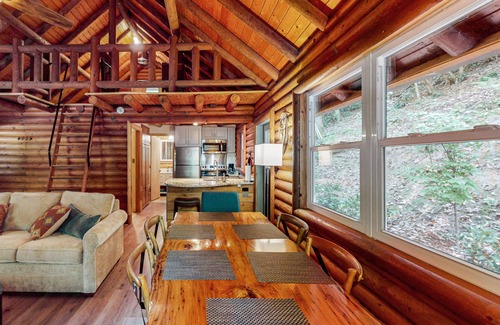 Whittier House | Relaxing Cabin close to Great Smoky Mountains National Park