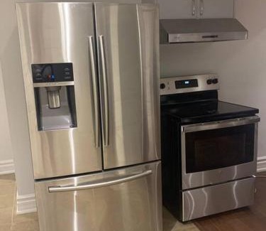 Newmarket Apartment | Relaxing cheerful comfy bright studio