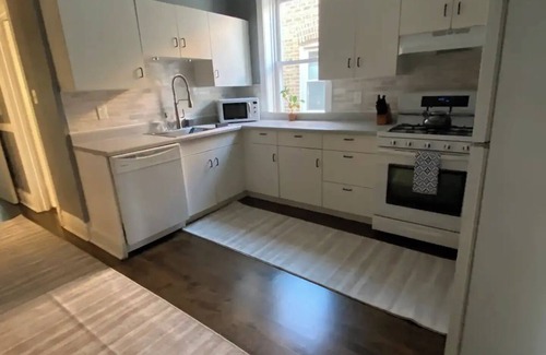 Edgewater House | Relaxing City Haven