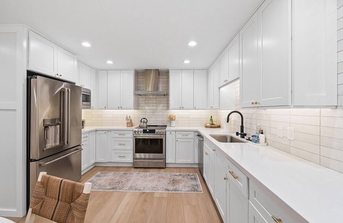 La Jolla Heights Apartment | Relaxing condo near beach with washer/dryer, on-site pool, hot tub
