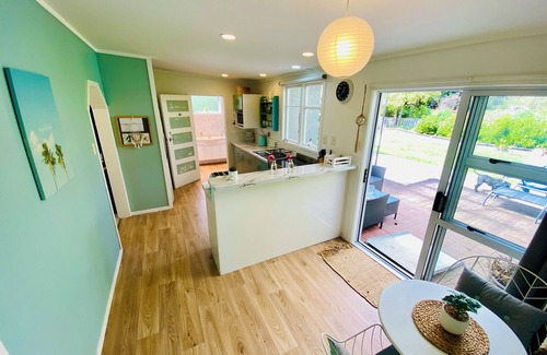 Waikouaiti House | Relaxing cosy 1950's family beach house 1 block back from the beautiful beach.