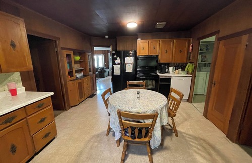 Trent Hills Cottage | Relaxing cottage along the Trent Severn waterway! Pet-friendly, wifi, amentities