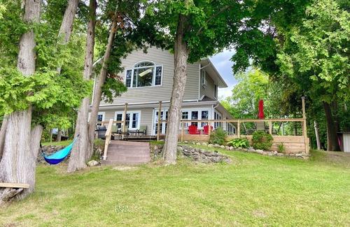 Trent Hills Cottage | Relaxing cottage along the Trent Severn waterway! Pet-friendly, wifi, amentities