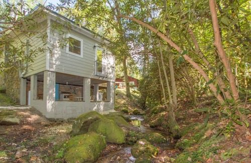 Rocky Bottom House | Relaxing cottage in the mountains with a creek in back yard.
