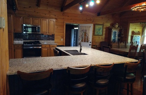 Pryor Cabin | Relaxing Country Cabin. Near Lake Hudson.