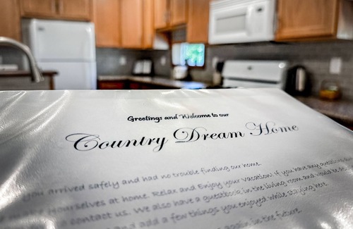 Fresno House | Relaxing Country Home in Ohio! Newly Furnished! Family Friendly!