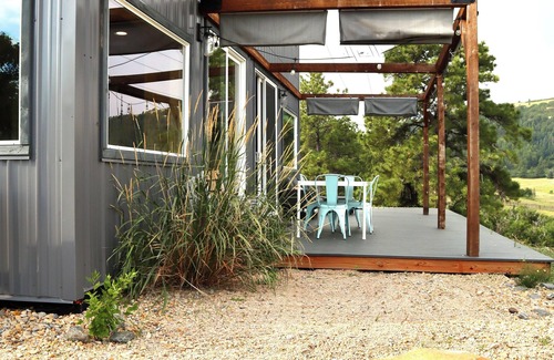 Larkspur House | Relaxing Countryside Escape, entire home on private Land with Hot Tub