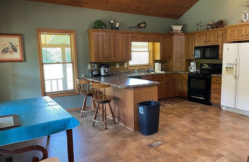 Hestand Cabin | Relaxing Cumberland River Retreat in Monroe County, Kentucky!