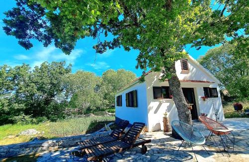 Ljubitovica House | Relaxing Dalmatian house in village