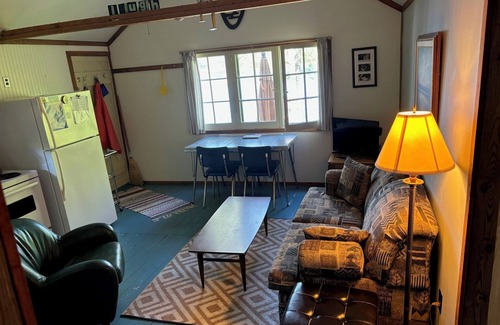 Lakefield Cottage | Relaxing Dog Daze Cottage Retreat at the Lake Edge Cottages!
