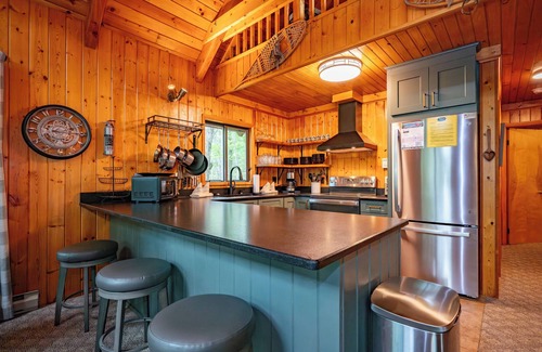 Swanton House | Relaxing Dog-Friendly Lake Escape w/Fire Pit