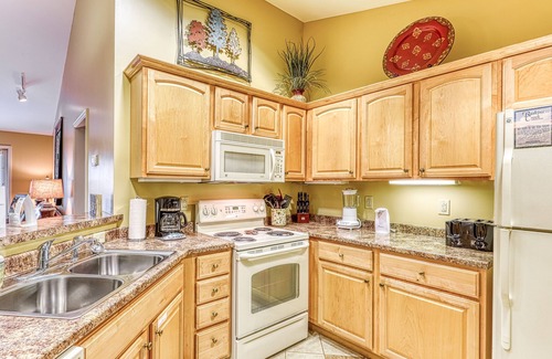 Gatlinburg Condo | Relaxing downtown condo with free attraction tickets, fireplace, & hot tub/pool