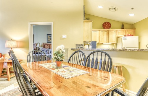 Gatlinburg Condo | Relaxing downtown condo with free attraction tickets, fireplace, & hot tub/pool
