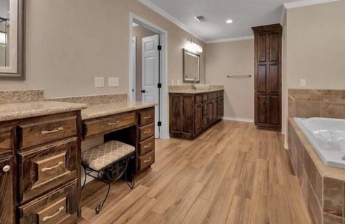 San Augustine House | Relaxing EastTx Lake House - Waterfront!
