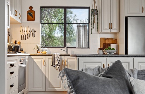 Preston Beach House | Relaxing Escape for couples, friends and family.