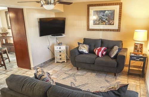 Hudson Beach Estates House | Relaxing Exceptional Waterfront Getaway with Boat Onsite